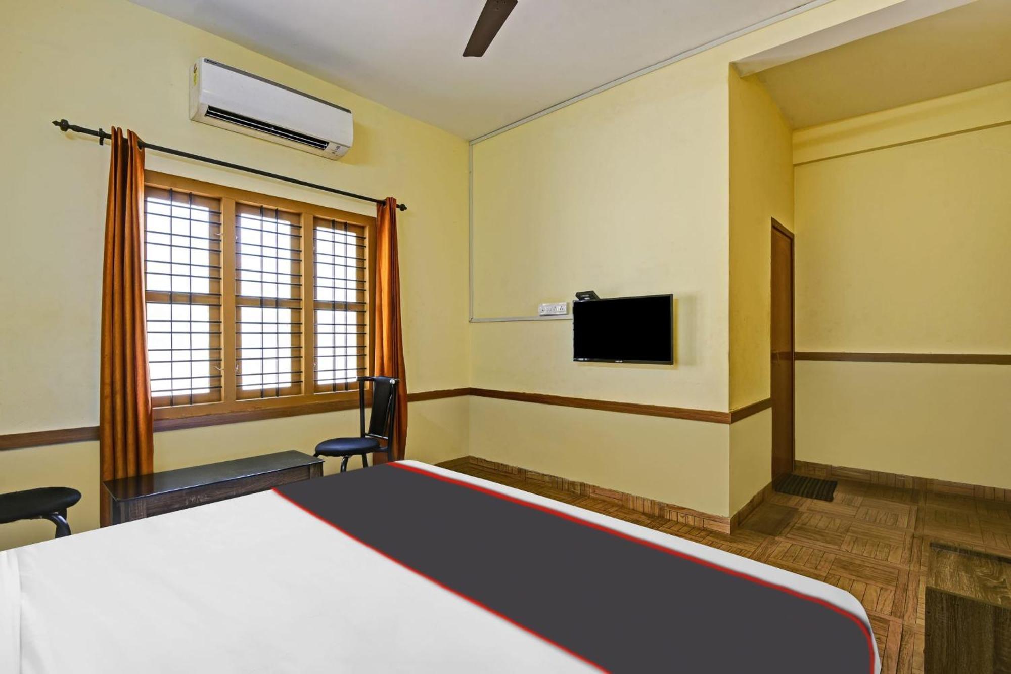 Collection O Express Suites Kakkayam エクステリア 写真